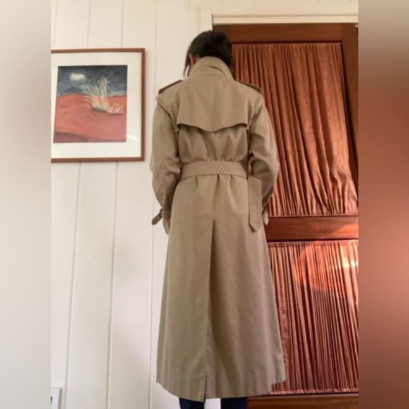 Burberry Tan Trench Coat - Picture 9 of 12